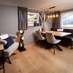 Tatil Evi Schoeneben Big Family Wald im Pinzgau